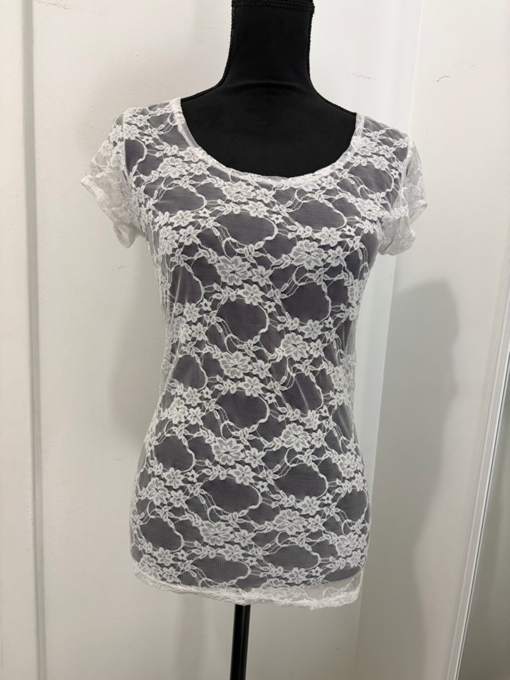 Zenana Outfitters White Floral Lace Short Sleeve Camisole